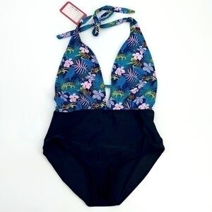 NWT Hawaiian print jaguar one piece swimsuit medium